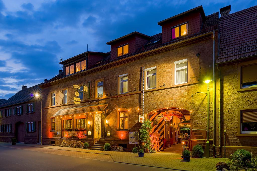 Gasthaus & Hotel Drei Lilien Werbach Exterior photo